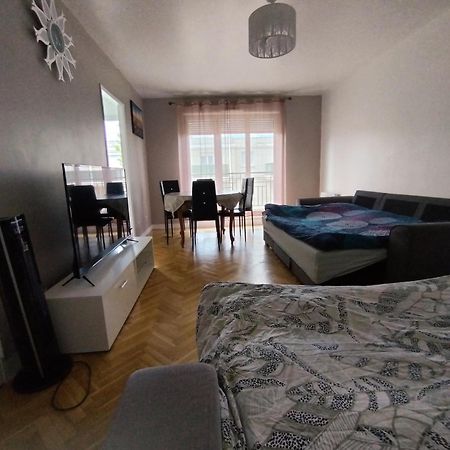 Appartement A Proximite De Disney De Val D Europe Montévrain Eksteriør billede